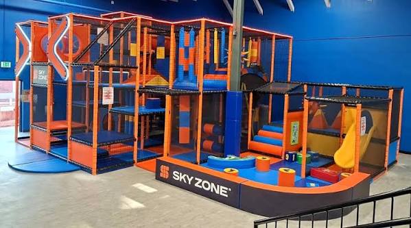 Questions to Ask Before Hiring an Indoor Playground Manufacturer